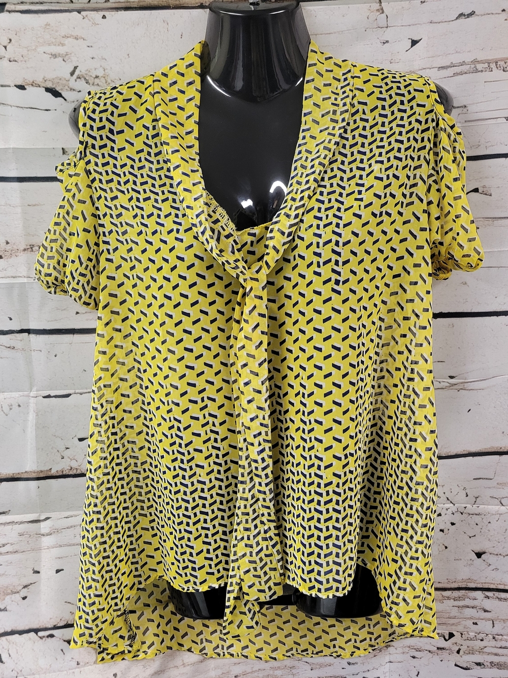 Romeo & Juliet Couture Yellow Cold Shoulder Tie Neck Blouse Women's Large
